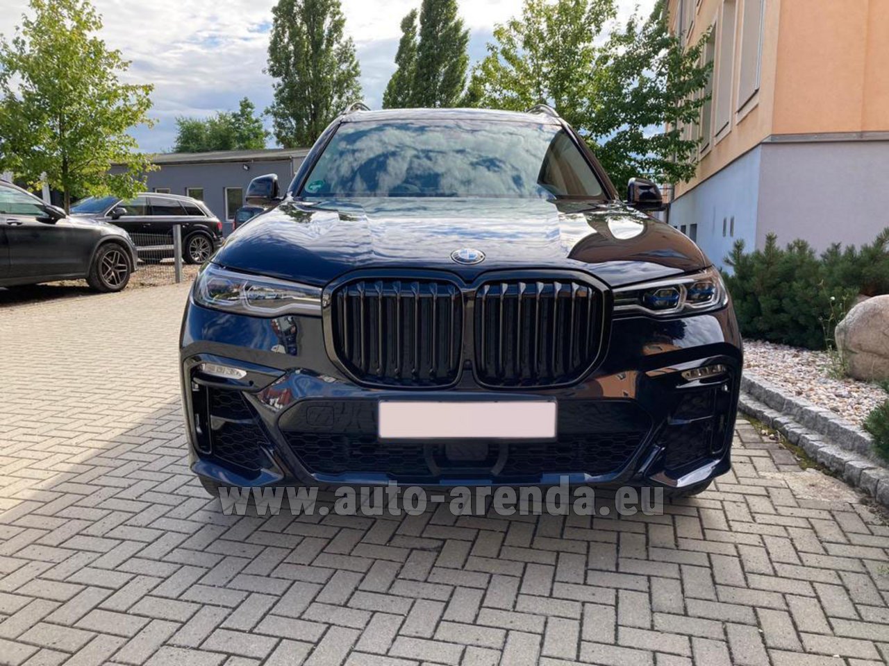 Аренда автомобиля БМВ X7 XDrive 30d (6 seats) High Executive M Sport TV в  Пальме