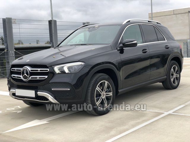 Rental Mercedes-Benz GLE 300d 4MATIC AMG Equipment in Madrid-Barajas airport