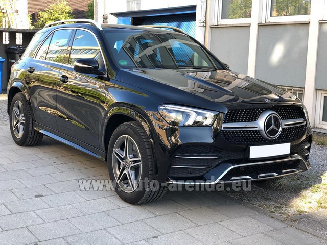 Rental Mercedes-Benz GLE 400 4Matic AMG equipment in Madrid-Barajas airport