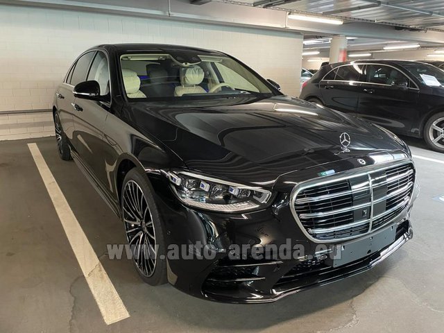 Rental Mercedes-Benz S-Class S 500 Long 4MATIC AMG equipment W223 in Madrid-Barajas airport