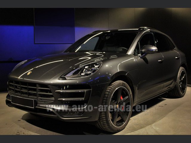 Rental Porsche Macan Turbo Performance Package LED Sportabgas in Gibraltar